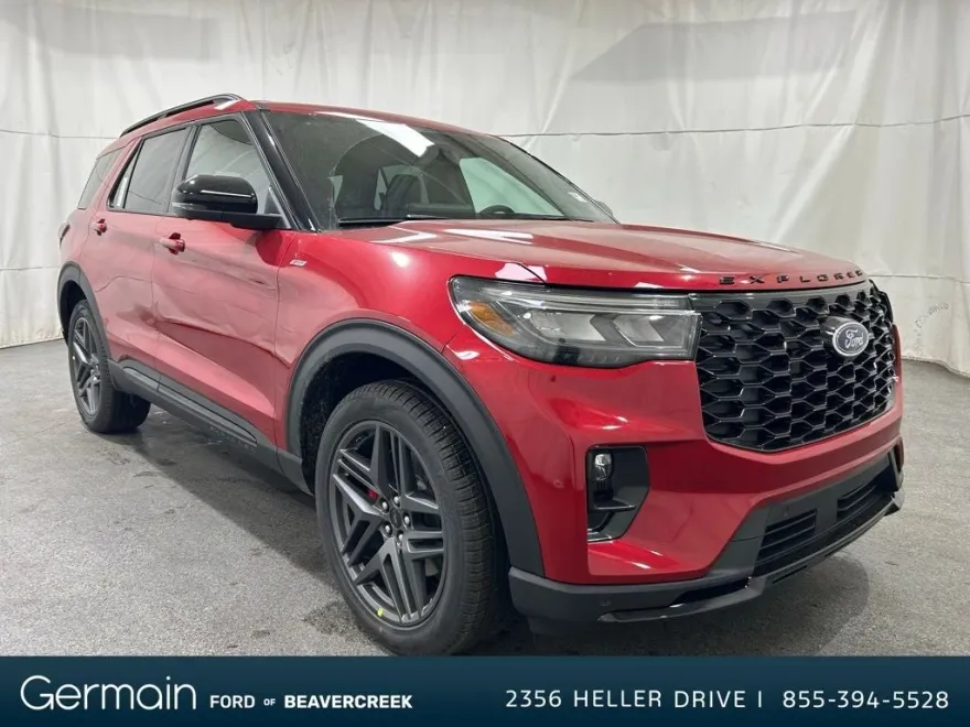 2025 Ford Explorer ST-Line photo 1