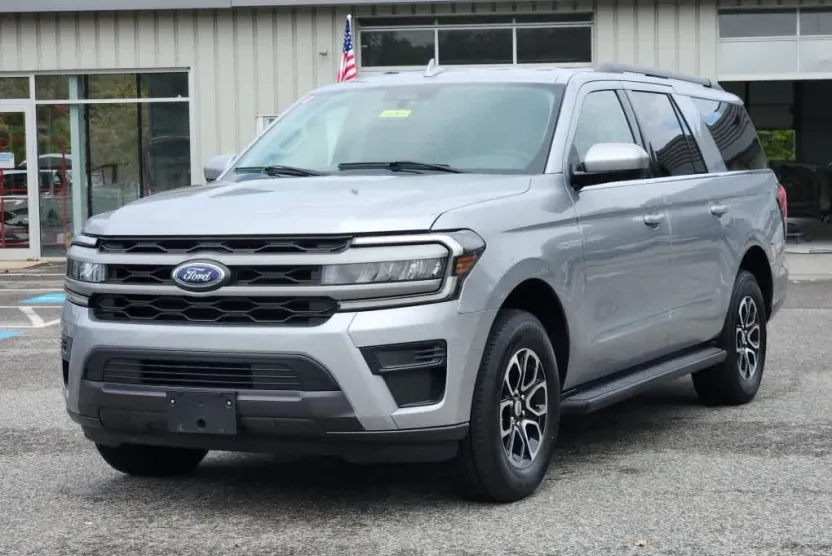 2024 Ford Expedition MAX XLT photo 1
