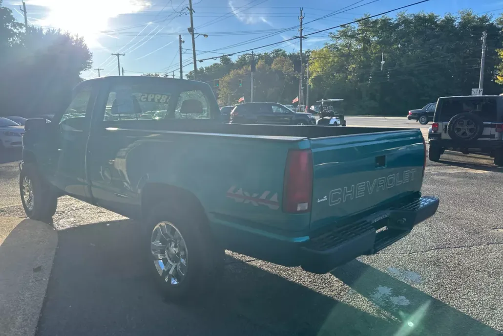 1995 Chevrolet Silverado photo 1