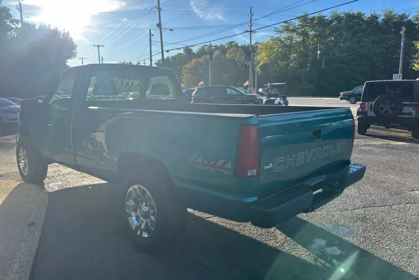 1995 Chevrolet Silverado photo 1