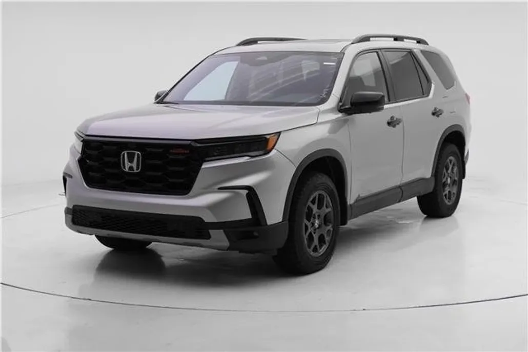 2025 Honda Pilot TrailSport photo 1