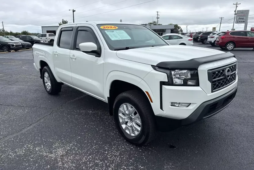2024 Nissan Frontier SV photo 1