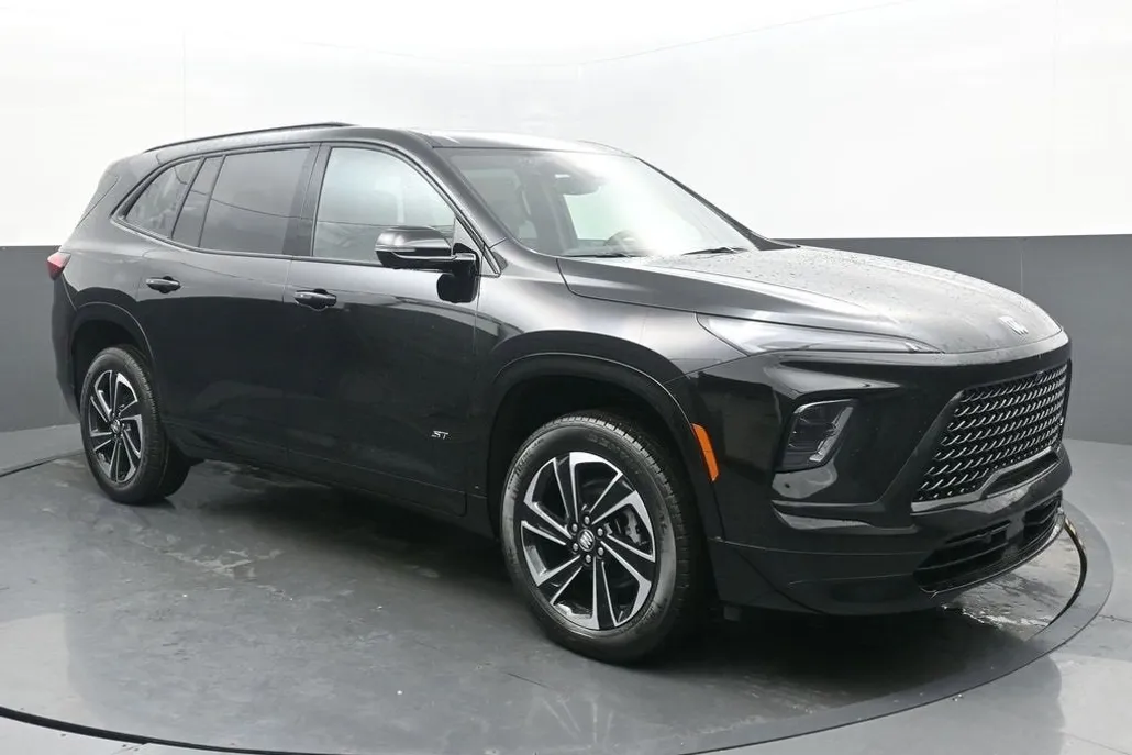 2025 Buick Enclave Sport Touring photo 1
