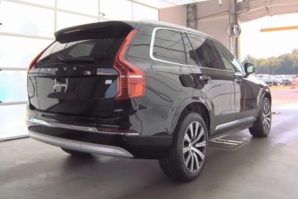 2022 Volvo XC90 Recharge T8 Inscription photo 1