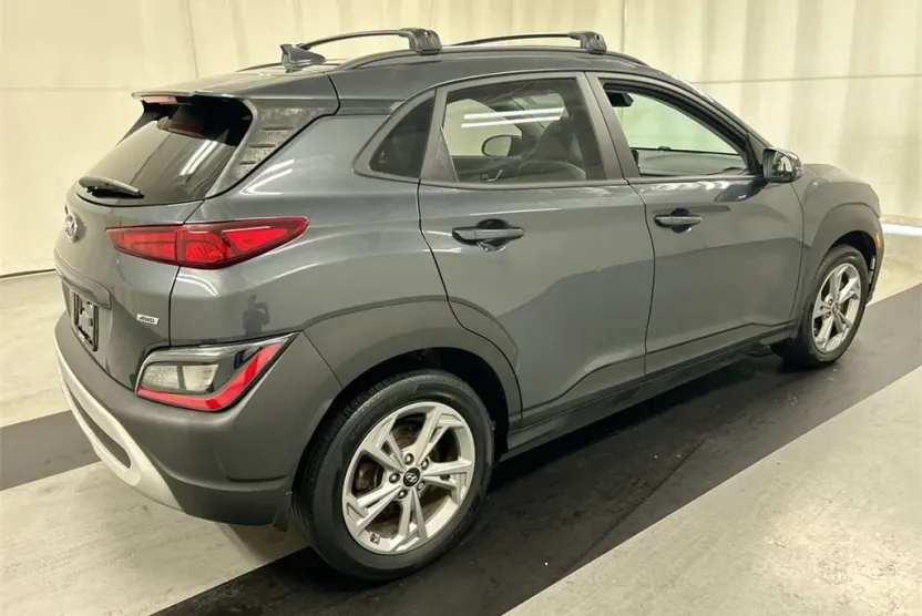 2022 Hyundai Kona SEL photo 1