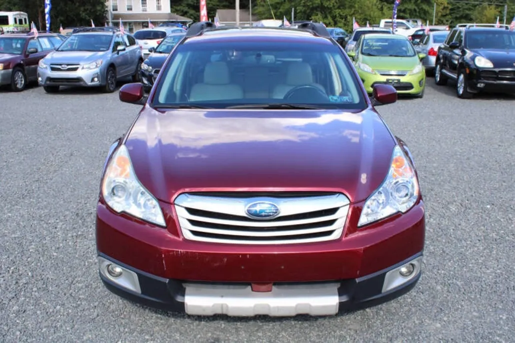 2011 Subaru Outback 3.6R Limited photo 1