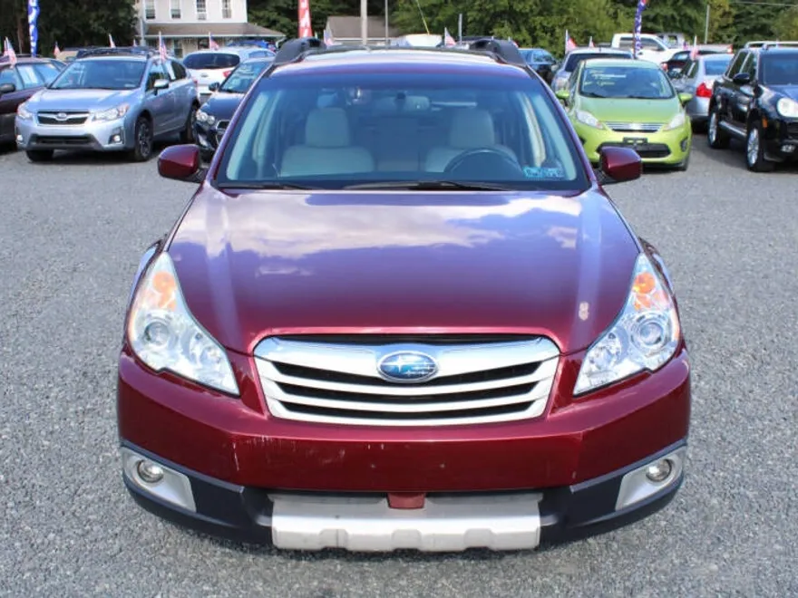 2011 Subaru Outback 3.6R Limited photo 1