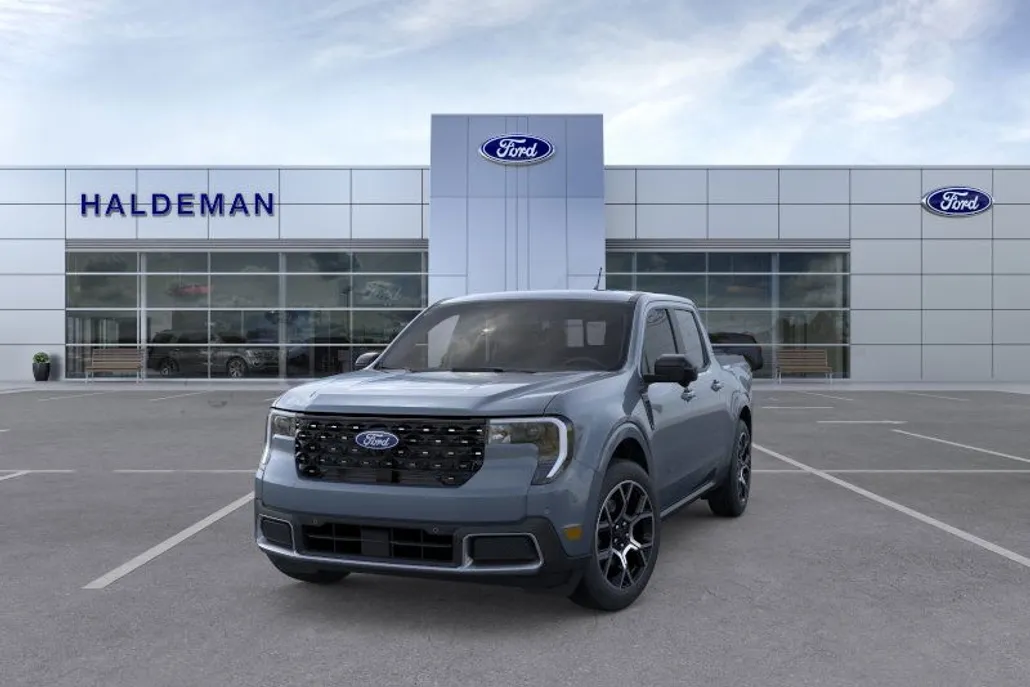 2025 Ford Maverick Lariat photo 1