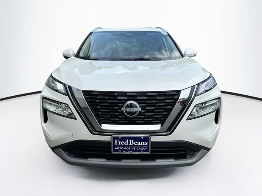 2022 Nissan Rogue SV photo 1