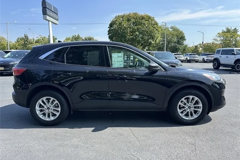 2022 Ford Escape SE photo 1