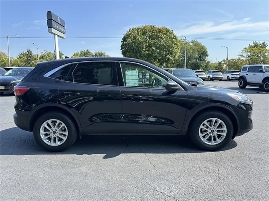2022 Ford Escape SE photo 1