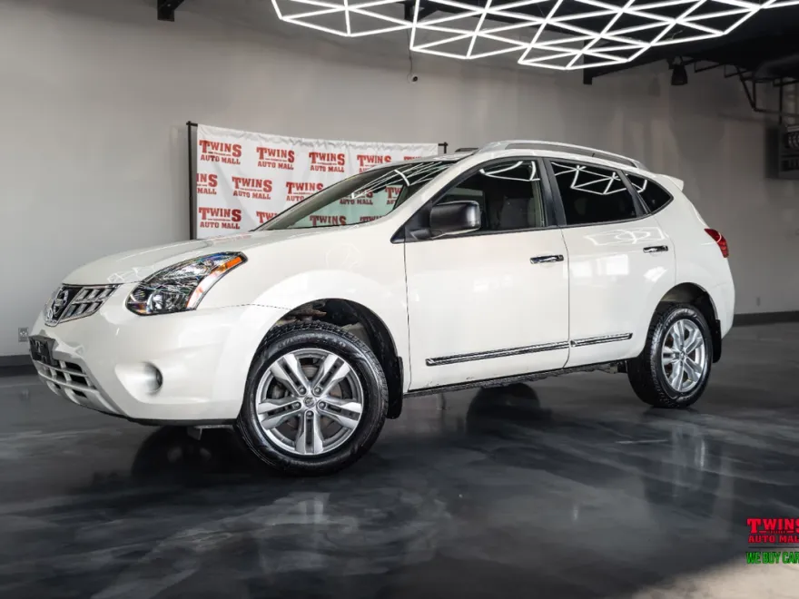 2015 Nissan Rogue Select S photo 1