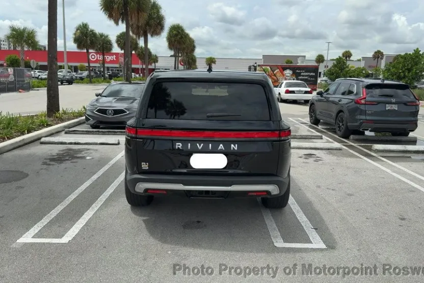 2023 Rivian R1S Adventure photo 1