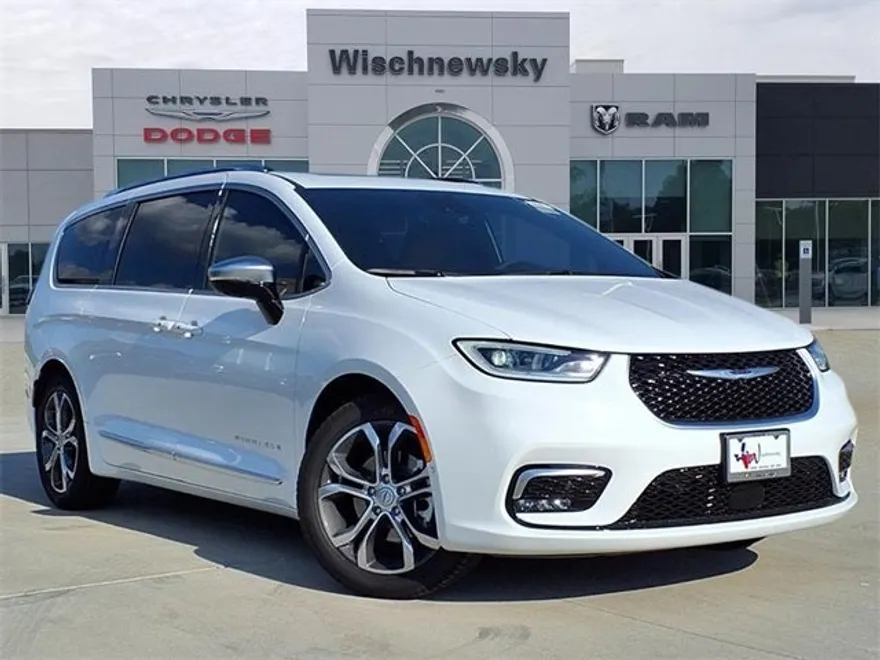 2026 Chrysler Pacifica Pinnacle photo 1
