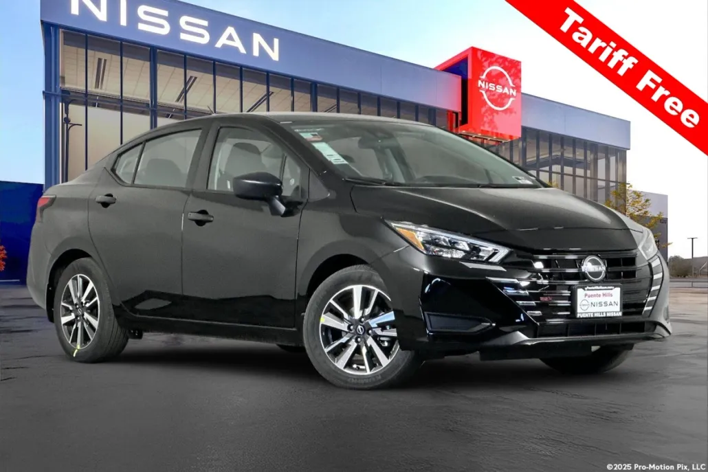 2025 Nissan Versa 1.6 S photo 1