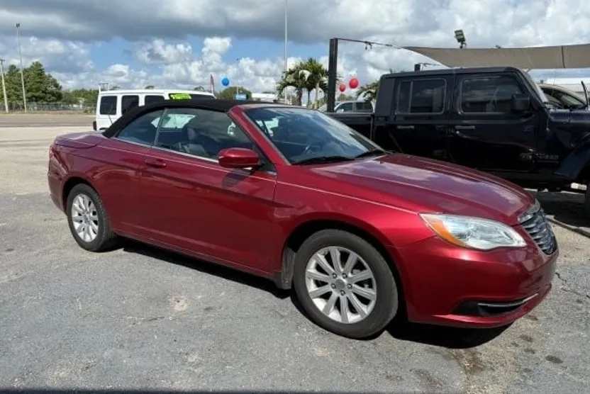 2012 Chrysler 200 Touring photo 1