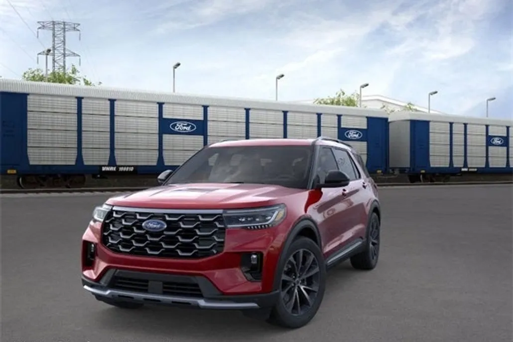 2025 Ford Explorer Platinum photo 1