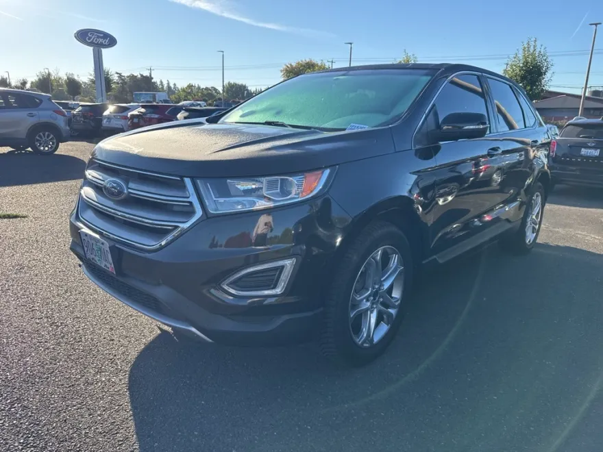2016 Ford Edge Titanium photo 1