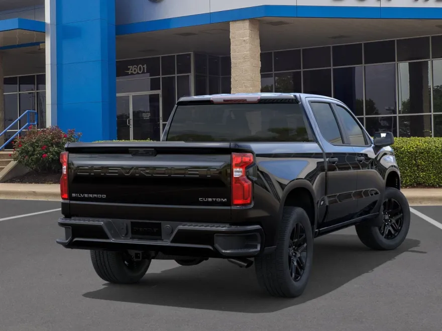 2026 Chevrolet Silverado 1500 Custom photo 1