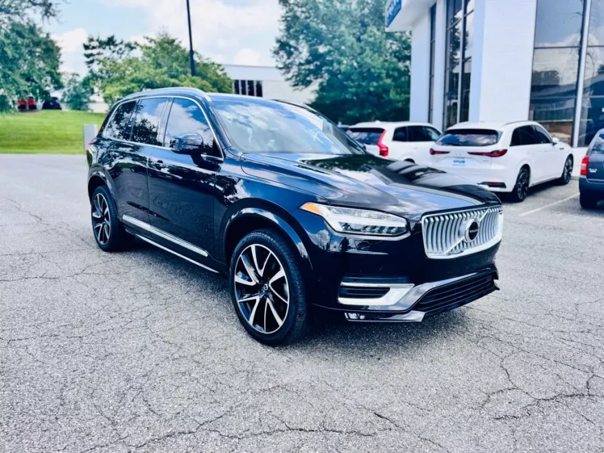 2023 Volvo XC90 AWD Plus photo 1