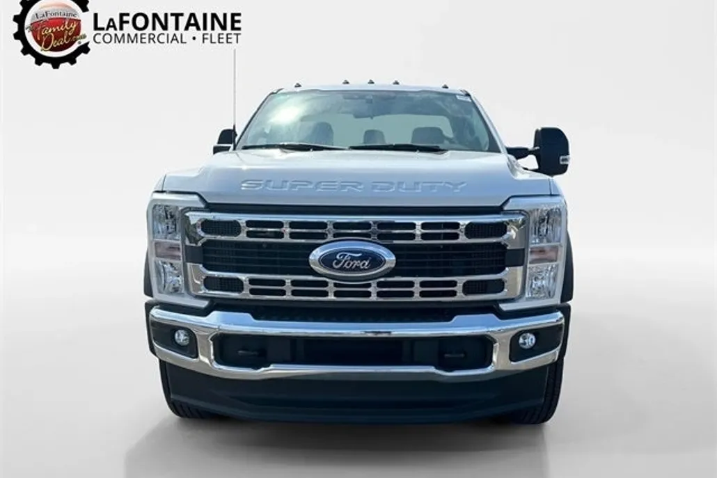 2024 Ford F-550 photo 1