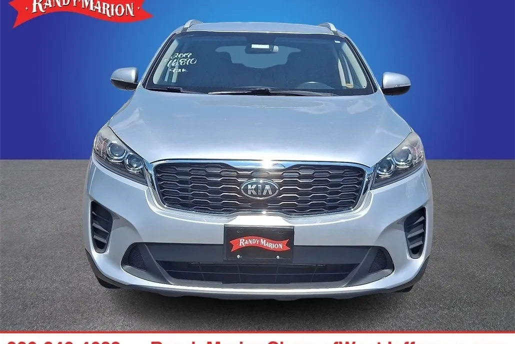 2019 Kia Sorento LX photo 1