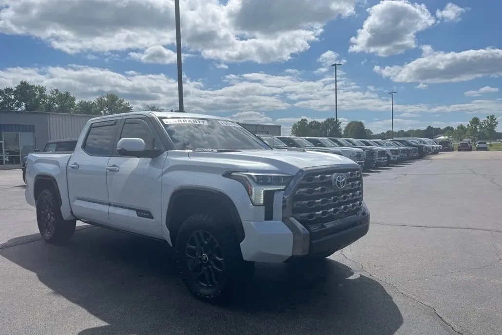 2024 Toyota Tundra Platinum photo 1