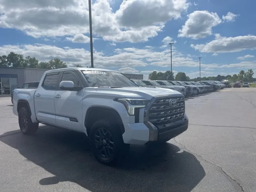 2024 Toyota Tundra Platinum photo 1