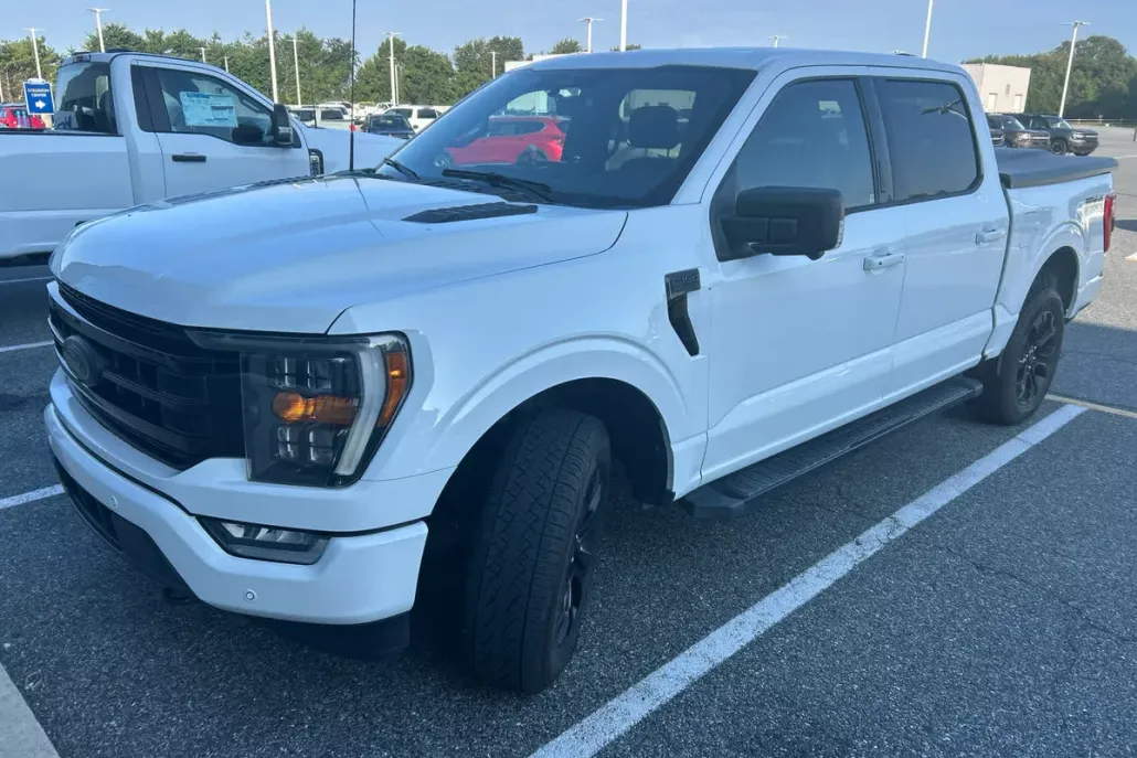 2023 Ford F-150 XLT photo 1