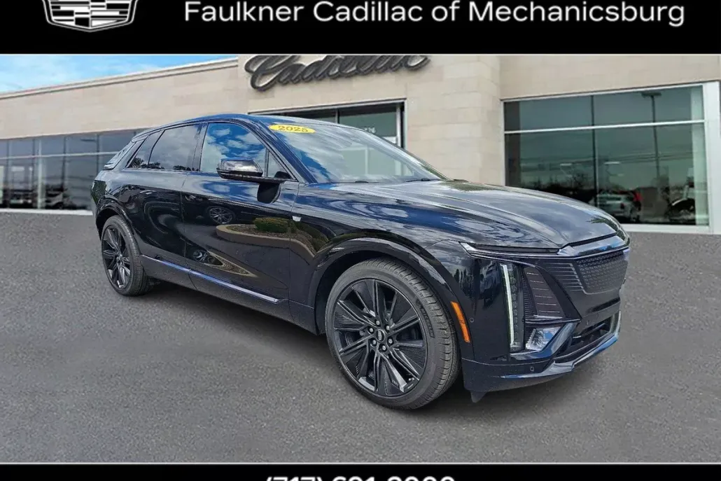 2025 Cadillac Lyriq Sport photo 1