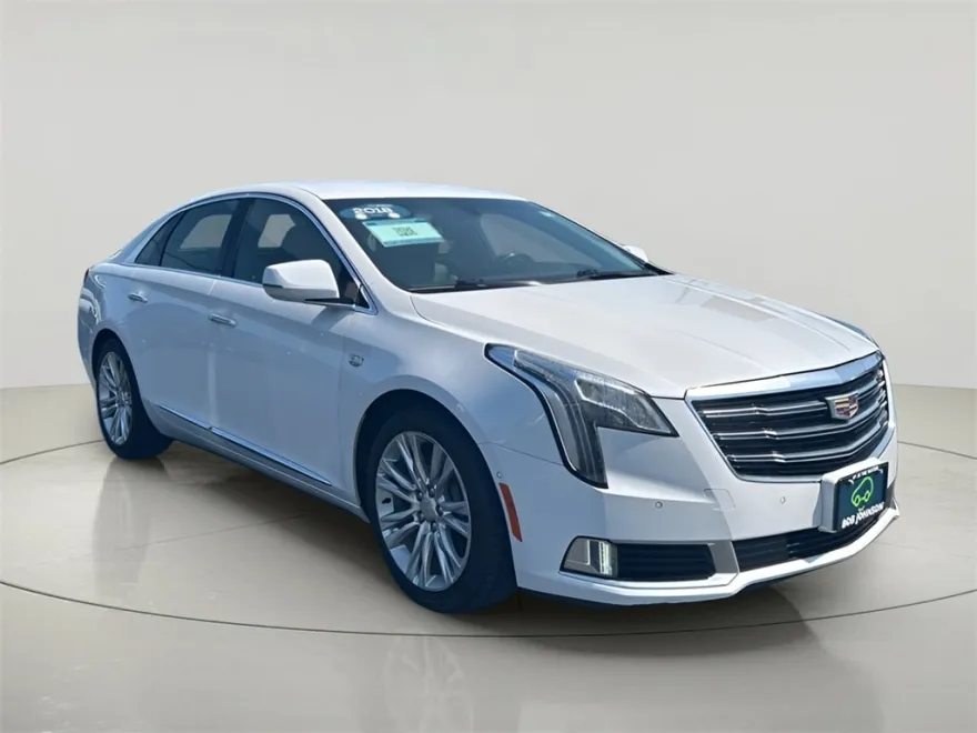 2018 Cadillac XTS Luxury photo 1