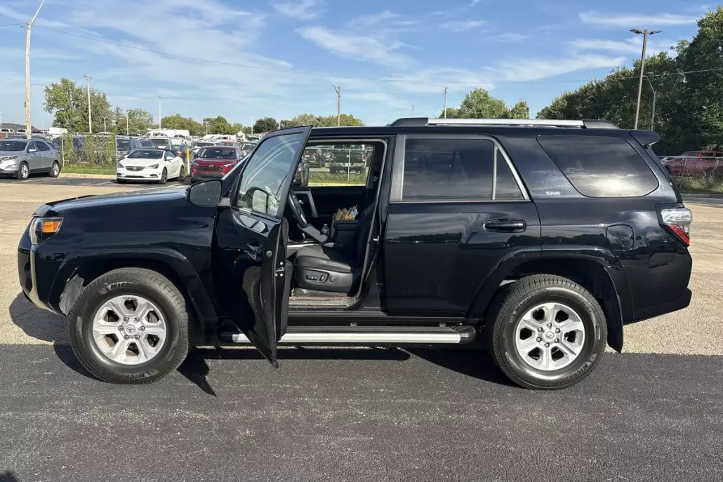 2019 Toyota 4Runner Limited photo 1