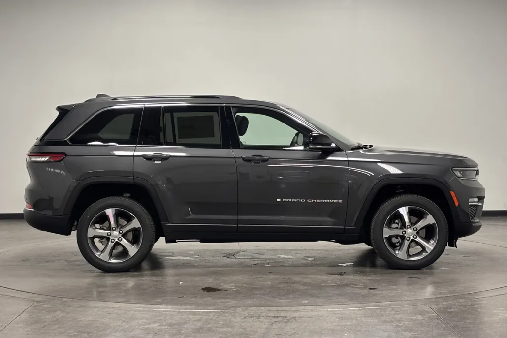 2025 Jeep Grand Cherokee Limited photo 1