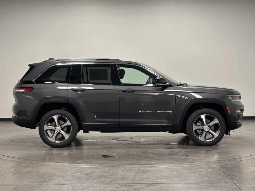 2025 Jeep Grand Cherokee Limited photo 1