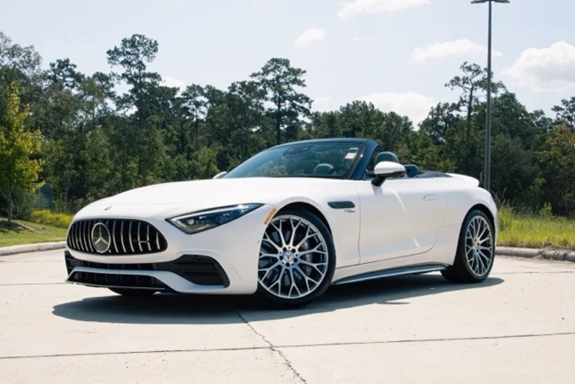 2025 Mercedes Benz SL AMG 43 photo 1