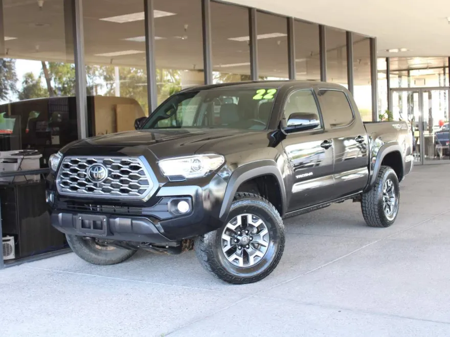 2022 Toyota Tacoma TRD V6 photo 1