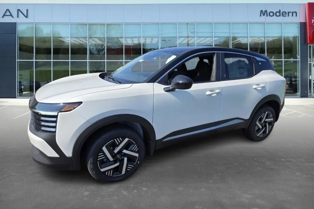 2025 Nissan Kicks SV photo 1
