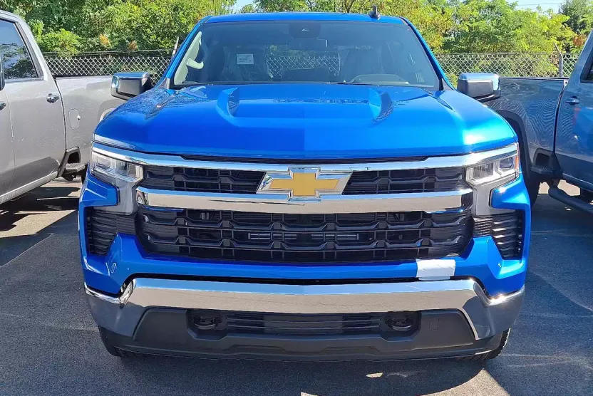 2026 Chevrolet Silverado 1500 LT photo 1