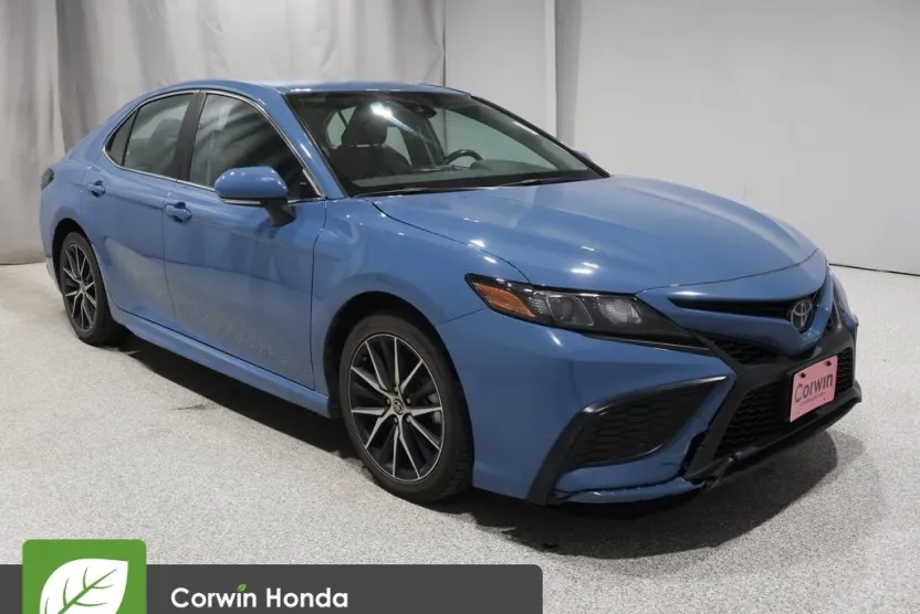 2023 Toyota Camry SE photo 1