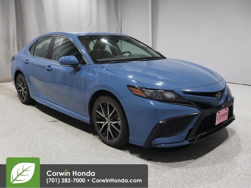 2023 Toyota Camry SE photo 1