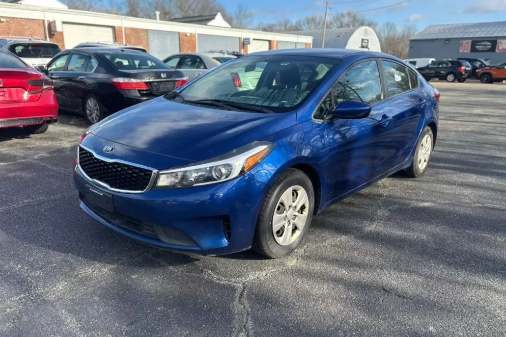 2018 Kia Forte LX photo 1
