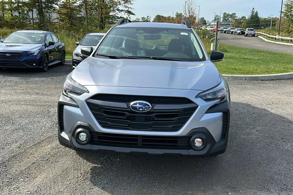 2025 Subaru Outback Base photo 1