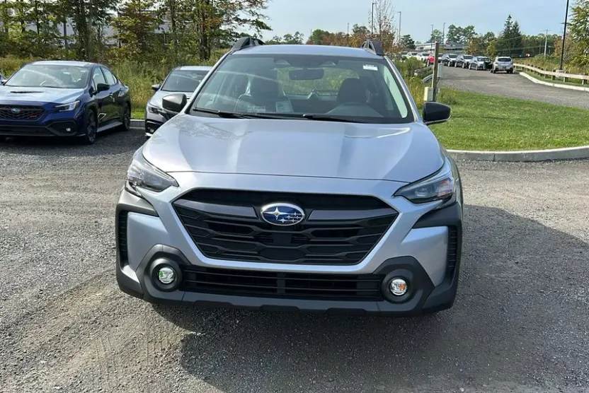 2025 Subaru Outback Base photo 1