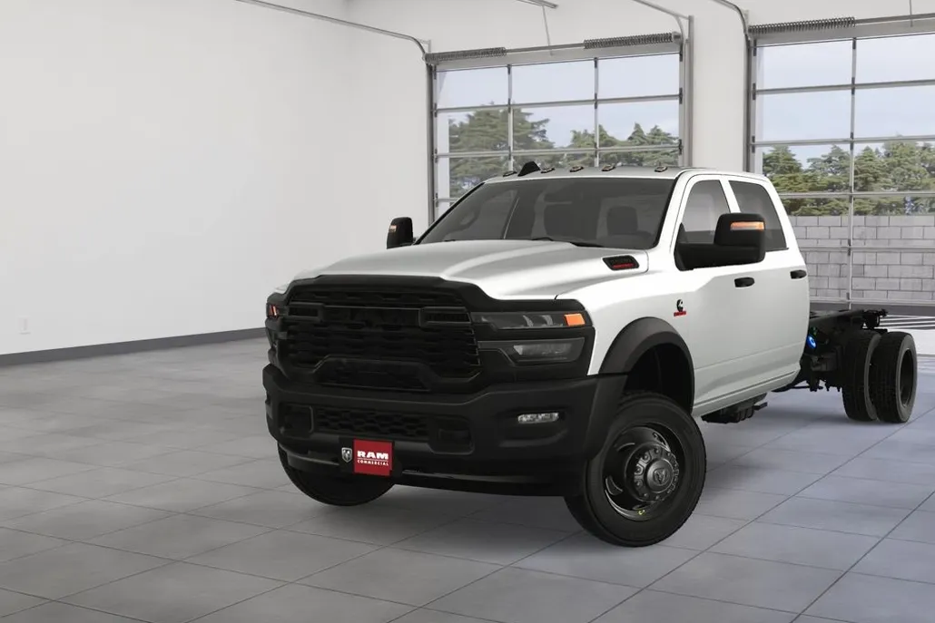 2025 Ram 5500 Tradesman photo 1