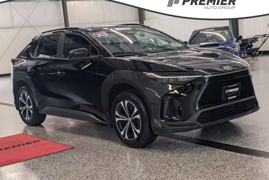 2023 Toyota bZ4X XLE photo 1