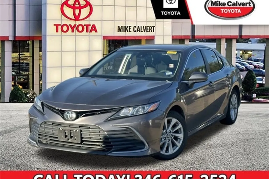 2024 Toyota Camry LE photo 1