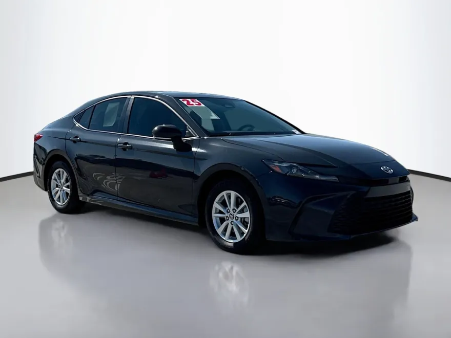 2025 Toyota Camry LE photo 1