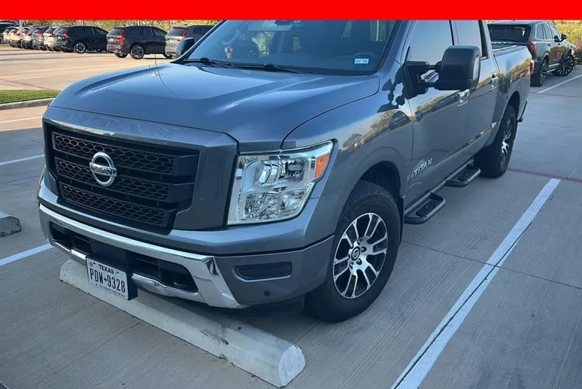 2021 Nissan Titan SV photo 1