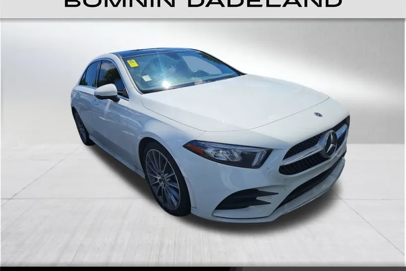2022 Mercedes Benz A 220 photo 1