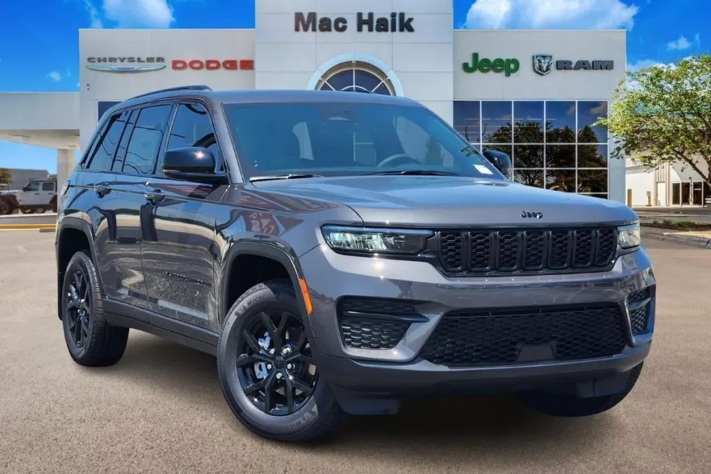 2025 Jeep Grand Cherokee Altitude photo 1